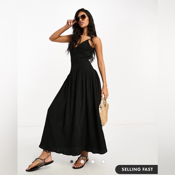 ASOS DESIGN full skirt midi crinkle sundress in black - Picture 1 of 4